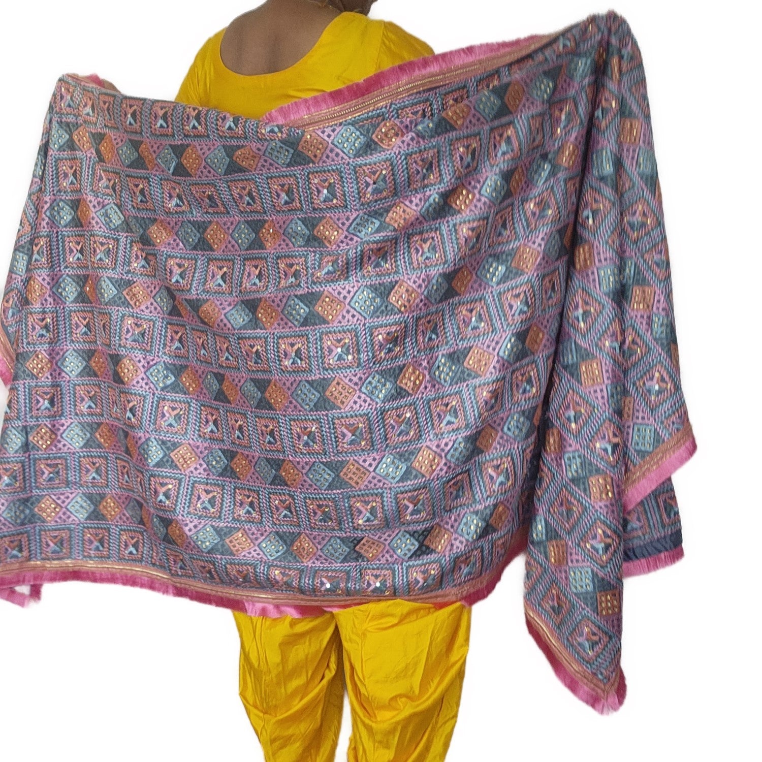 grey-pink-veer-zara-phulkari